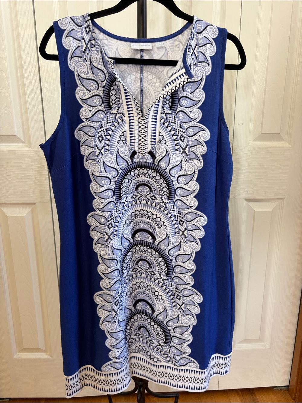 New York and Company Sleeveless Notched V-Neck Dress Blue & White Mandala Print